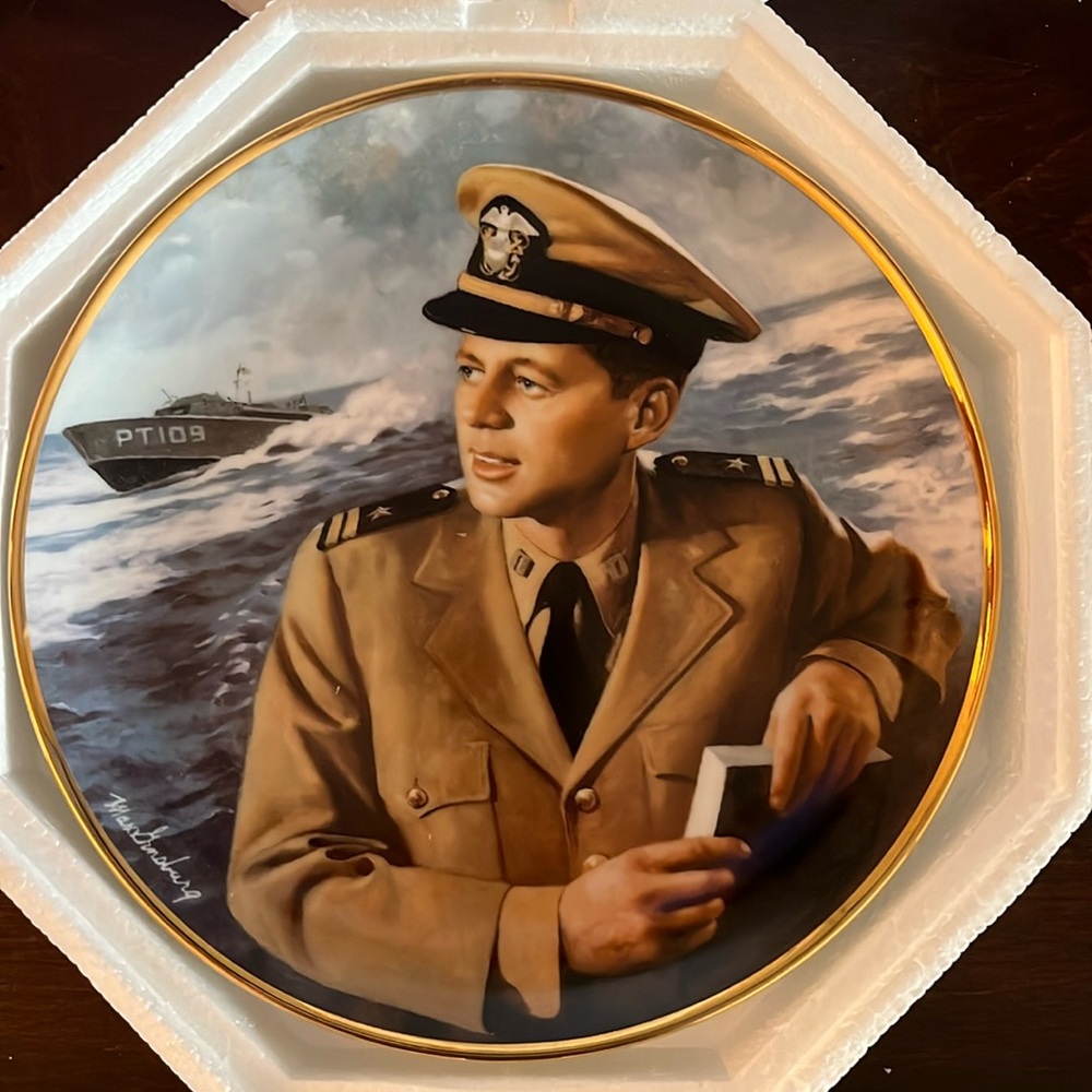 John F. Kennedy Hero of PT109 Mint Heirloom Max Ginsburg Limited Collection EUC
